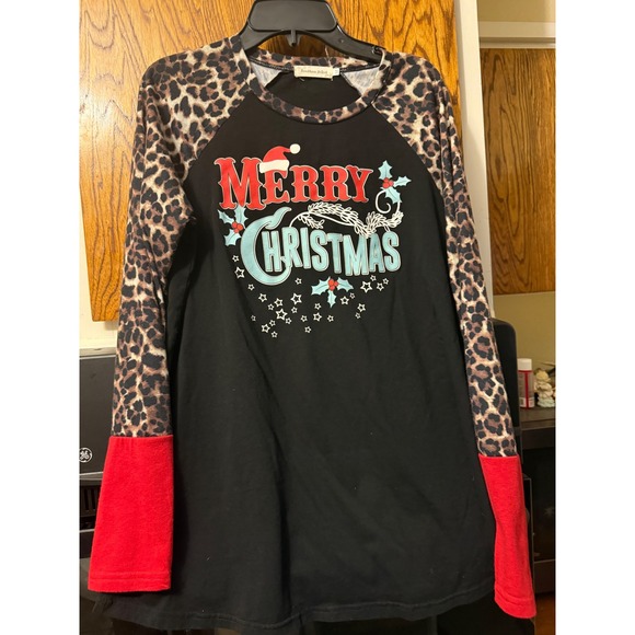 Tops - Southern stitch‎ ladies Christmas shirt size M leopard print sleeves w/ red